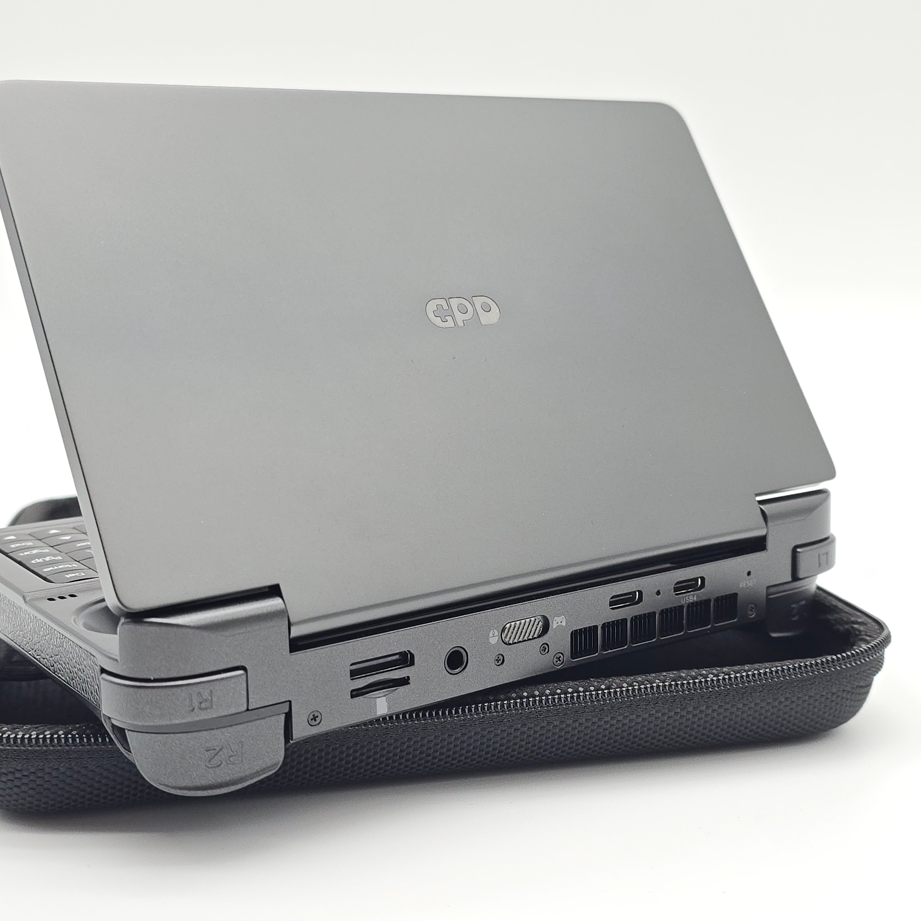 GPD Win Mini, AMD Ryzen 7 7840U, 64GB RAM, 2TB NVMe Handheld Gaming PC