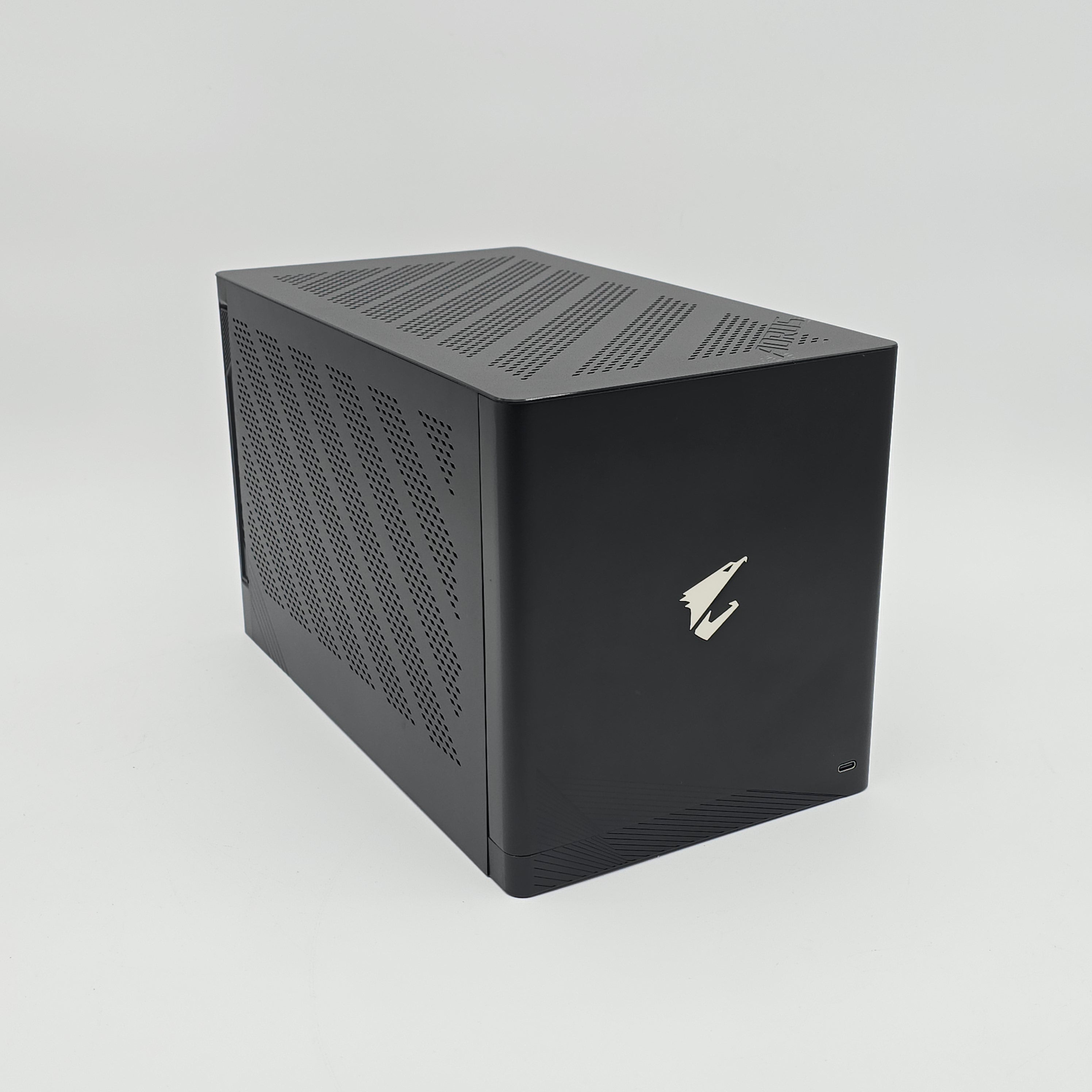 Aorus RTX 4090 Gaming Box eGPU, WATERFORCE All-in-One Liquid Cooled